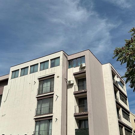 Centru Unirii Luxury Vip Palmier Apartament 2 Camere Cu Terasa Exterioara Amenajata ! Parcare Subterana Privata Climatizata Si Supravegheata Video Dar Doar Cu Rezervare In Limita Locurilor Disponibile !Proprietate In Regim Hoteliep - Nu Are Bucatarie Bucareste Exterior foto