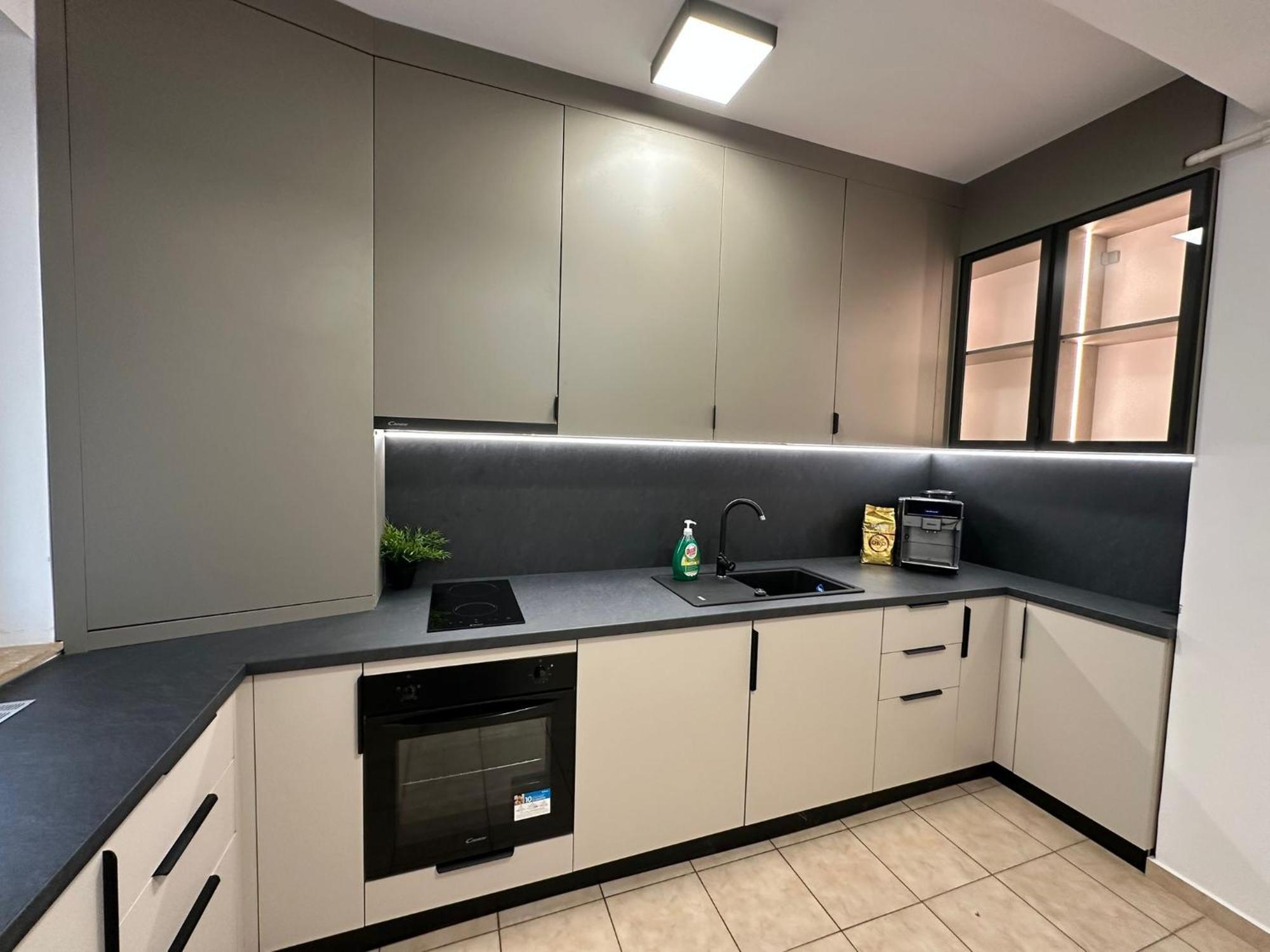Centru Unirii Luxury Vip Palmier Apartament 2 Camere Cu Terasa Exterioara Amenajata ! Parcare Subterana Privata Climatizata Si Supravegheata Video Dar Doar Cu Rezervare In Limita Locurilor Disponibile !Proprietate In Regim Hoteliep - Nu Are Bucatarie Bucareste Exterior foto